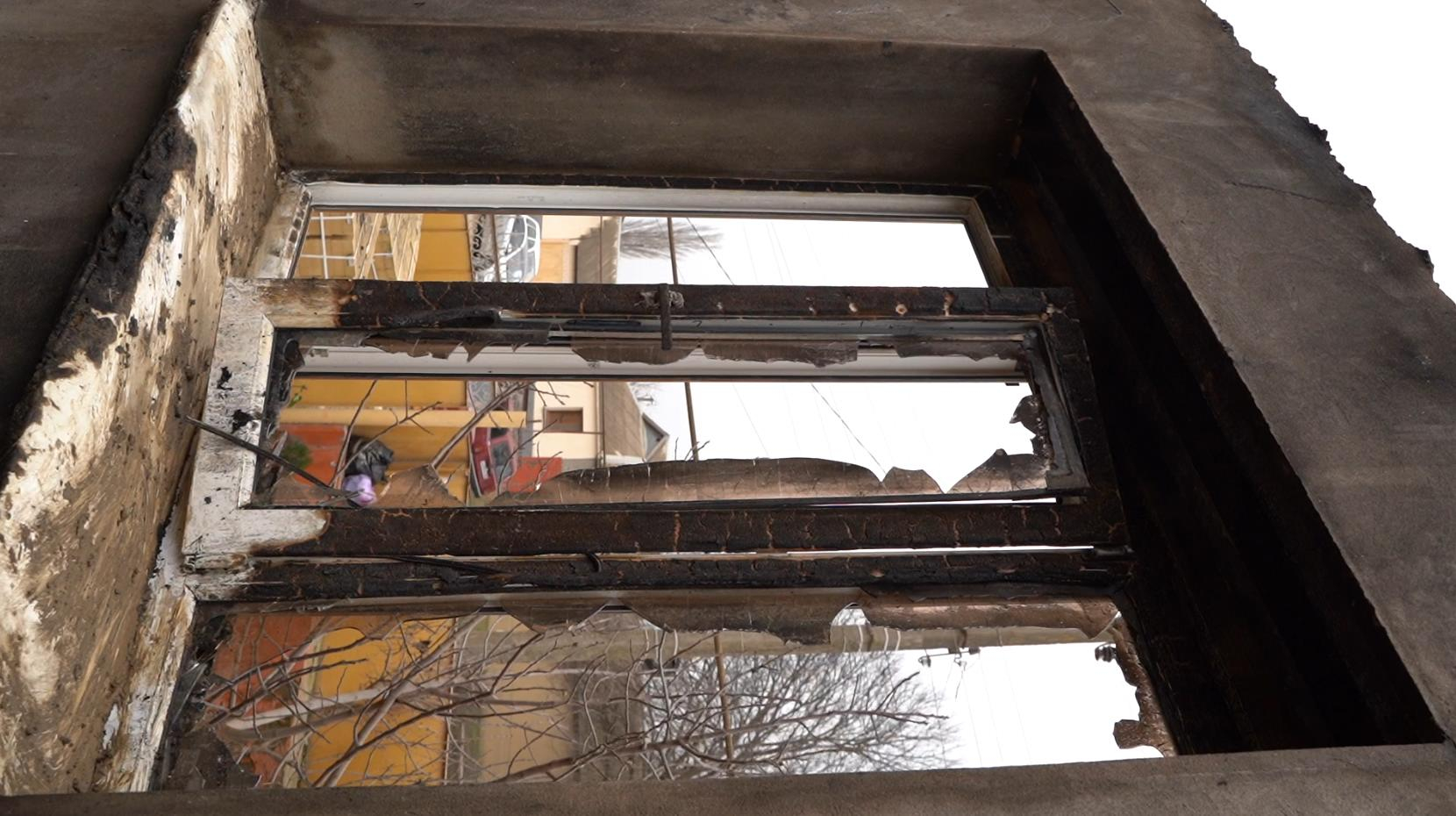 Гюльзахра — пожилая пенсионерка.