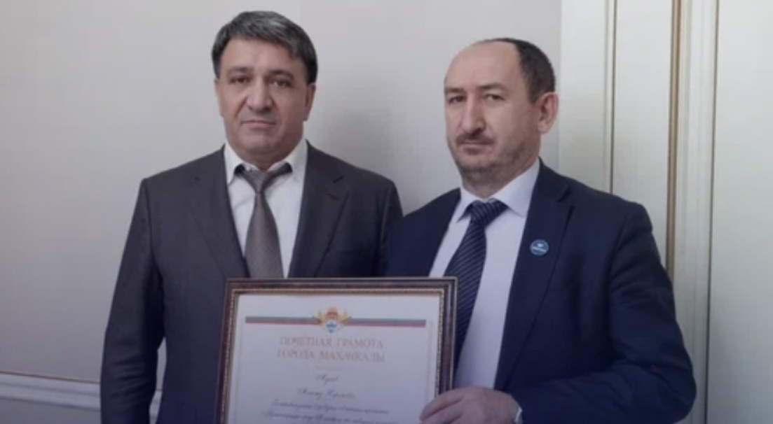 Глава Махачкалы Джамбулат Салавов отметил работу благотворительного фонда «Инсан».