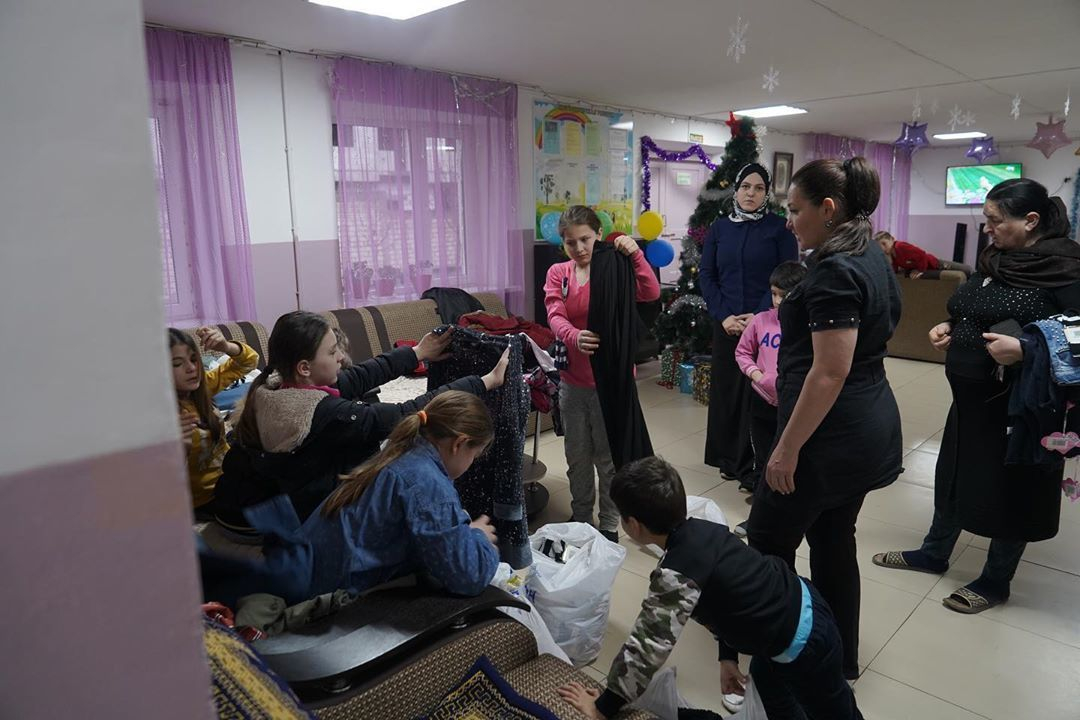 Pupils of the Municipal State Educational Institution “Orphanage school” received 80 pairs of winter clothes from the sponsor